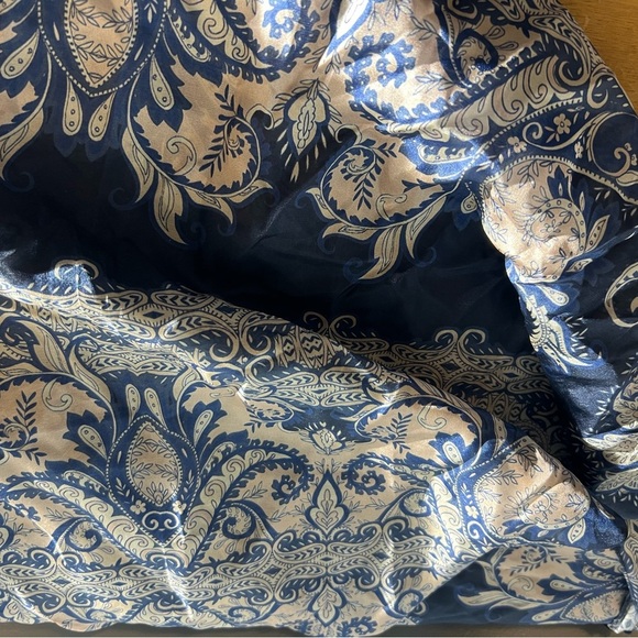 100% Silk Johnny Was Blue and Cream Paisley Scarf - Picture 3 of 3